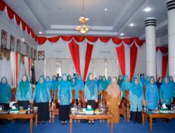 Bimtek Program Pokok Bagi Pengurus, Ny Deswita Kamsol Berpesan Tingkatkan Pemahaman Tentang 10 Program Pokok PKK.