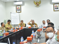 Kembangkan Tepian Sungai Kampar Dan UMKM, Pj Bupati Kampar Gandeng Perusahaan Yang Beroperasi Di Kampar.