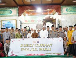 Jumat Curhat Polda Riau beserta Jajaran di daerah Jalan Pangeran Hidayat, dimana di daerah tersebut dikenal sebagai kampung Narkobanya Pekanbaru.