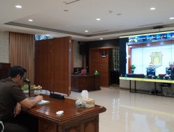 Asisten Intelijen Kejaksaan Tinggi Riau mengikuti kegiatan Sosialisasi Monitoring, dan Evaluasi Keterbukaan Informasi Publik Tahun 2023 secara virtual