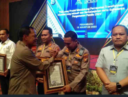 Badan Perlindungan Pekerja Migran Indonesia (BP2MI) memberikan penghargaan kepada Kapolda Riau, Irjen Pol Mohammad Iqbal beserta Jajaran atas prestasinya mengungkap kasus tindak pidana perdagangan orang atau TPPO