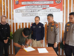 Rangkul pegiat medsos, Cara Humas Polda Riau Akselerasi penanggulangan issu dengan cooling system demi terwujudnya kamtibmas yang kondusif.