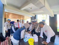 Personil Propam dan Tim Si Dokkes Polres Kuansing Laksanakan Pengecekan Urine Terhadap Personil Polres Kuansing