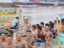 Kapolres Kuansing Berpartisipasi dalam Pacu Jalur Eksibisi 2024 Semarakkan Budaya dan Ekonomi Lokal