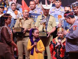 Kapolri dan Ketua Bhayangkari Sapa Dua Anak Pemenang Lomba Setapak Perubahan