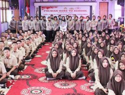 Polwan Polresta Pekanbaru Gelar “Polwan Goes to School” di SMA Negeri 1 Pekanbaru dalam Rangka Hari Jadi Polwan ke-76