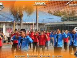 PENUH SEMANGAT, PEGAWAI DAN WARGA BINAAN LAPAS PEKANBARU SENAM BERSAMA