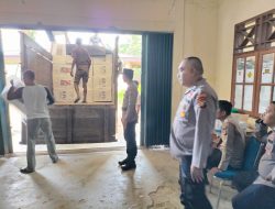 Kapolsek Tambang AKP Asril Syahputra, SH,Beserta Kanit Propam Polsek Tambang Ipda Afrizal dan Anggota Polsek Tambang Pengawalan Logistik