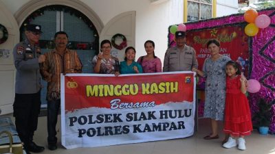 “Polisi Peduli”, Polsek Siak Hulu Gelar Minggu Kasih di Gereja Pasir Putih, Jalin Silaturahmi dan Jaga Keamanan Bersama