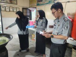 Kalapas IIA Pekanbaru Tinjau Dapur Lapas, Pastikan Makanan Sehat dan Bergizi untuk Warga Binaan