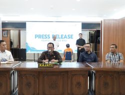 Tim Tabur Kejati Riau, Kejari Pekanbaru & Satgas SIRI Kejagung berhasil mengamankan DPO Terkait Perkara Korupsi Kredit Fiktif