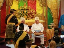 Gubri dan Wagubri Terima Tepuk Tepung Tawar, Simbol Restu Adat Melayu Riau