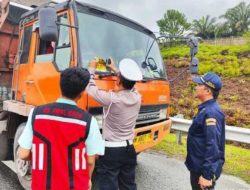 Polda Riau menggelar Operasi gabungan penertiban kendaraan Over Dimension Over Load (ODOL)