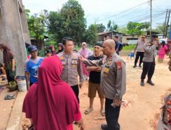 Wakapolda Riau Tinjau Lokasi Banjir di Rumbai, Pastikan Penanganan Pengungsi Terkoordinasi