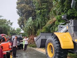 Gerak Cepat Polantas Riau Tangani Longsor di Jalan Lintas Taluk Kuantan – Pekanbaru