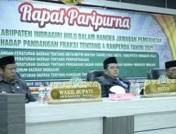 Wabup Hendrizal Sampaikan Jawaban Pemerintah Atas Pandangan Fraksi di Rapat Paripurna DPRD Inhu