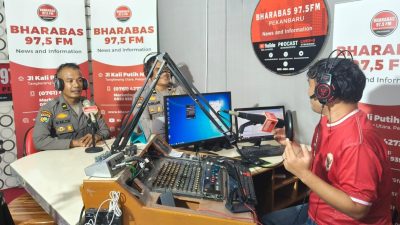 Sambut Libur Natal dan Tahun Baru, Polda Riau Sosialisasikan Kesiapan Pengamanan Lewat Podcast Radio Bharabas