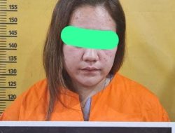Polres Kampar Tangkap Wanita Cantik, Aniayanya Istri Sah di Gunung Sari
