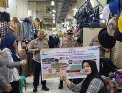 Sat Binmas Polres Kampar Blusukan ke Pasar Ramayana, Ajak Masyarakat Sekolahkan Anak di TK Kemala Bhayangkari!”