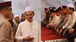 Subuh Bersama Ustadz Abdul Somad – Kapolres Kampar Jalin Silaturahmi Dengan Jamaah Masjid Hj. Rohana”