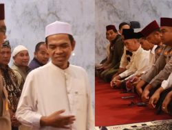 Subuh Bersama Ustadz Abdul Somad – Kapolres Kampar Jalin Silaturahmi Dengan Jamaah Masjid Hj. Rohana”