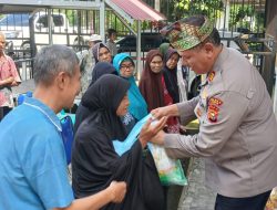 “JUMAT BAROKAH BERBAGI REJEKI – POLSEK KAMPAR SERAHKAN SEMBAKO KE DESA PULAU TINGGI”
