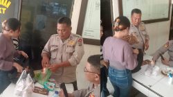 Jalankan Prosedur Keamanan standard Petugas Piket SPKT Polsek Bukitraya Pengecekan Barang Bawaan Pembesuk Tahanan.