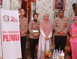 “Kapolres Kampar Mewakili Kapolda Riau – Anjangsana Warakawuri Istri Purnawirawan Polri, Meriahkan Hari Bhayangkara Ke-80”