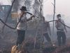 Kerahkan 123 Personel, Kapolres Kampar Pimpin Langsung Pemadaman & Pendinginan Karhutla di Rimbo Panjang