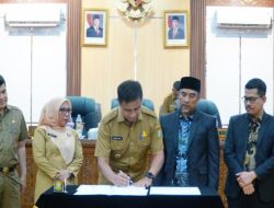 DPRD Kab. Kampar Bersama Pemda Kampar Tandatangani Nota Kesepakatan Rancangan Perubahan KUA-PPAS Tahun Anggaran 2026