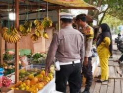 Polresta Pekanbaru Pastikan Ketersediaan dan Harga Sembako Aman, Polsek Lima Puluh Turun Langsung ke Pasar