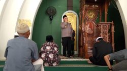 Usai Sholat Jumat, Kapolsek Perhentian Raja Ingatkan Jemaah: Jauhi Bakar Lahan, Itu Bisa Dipidana