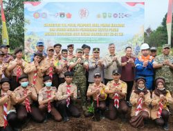TNI-Polri Bersama Buruh Tanam 20 Ribu Pohon di Siak, Kabaharkam Tekankan