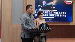 Pisah Sambut Kakanwil Kemenkuham Provinsi Riau”,Bpk.Rudy H.Pakpahan Kepada Bpk. Edison Manik”,.